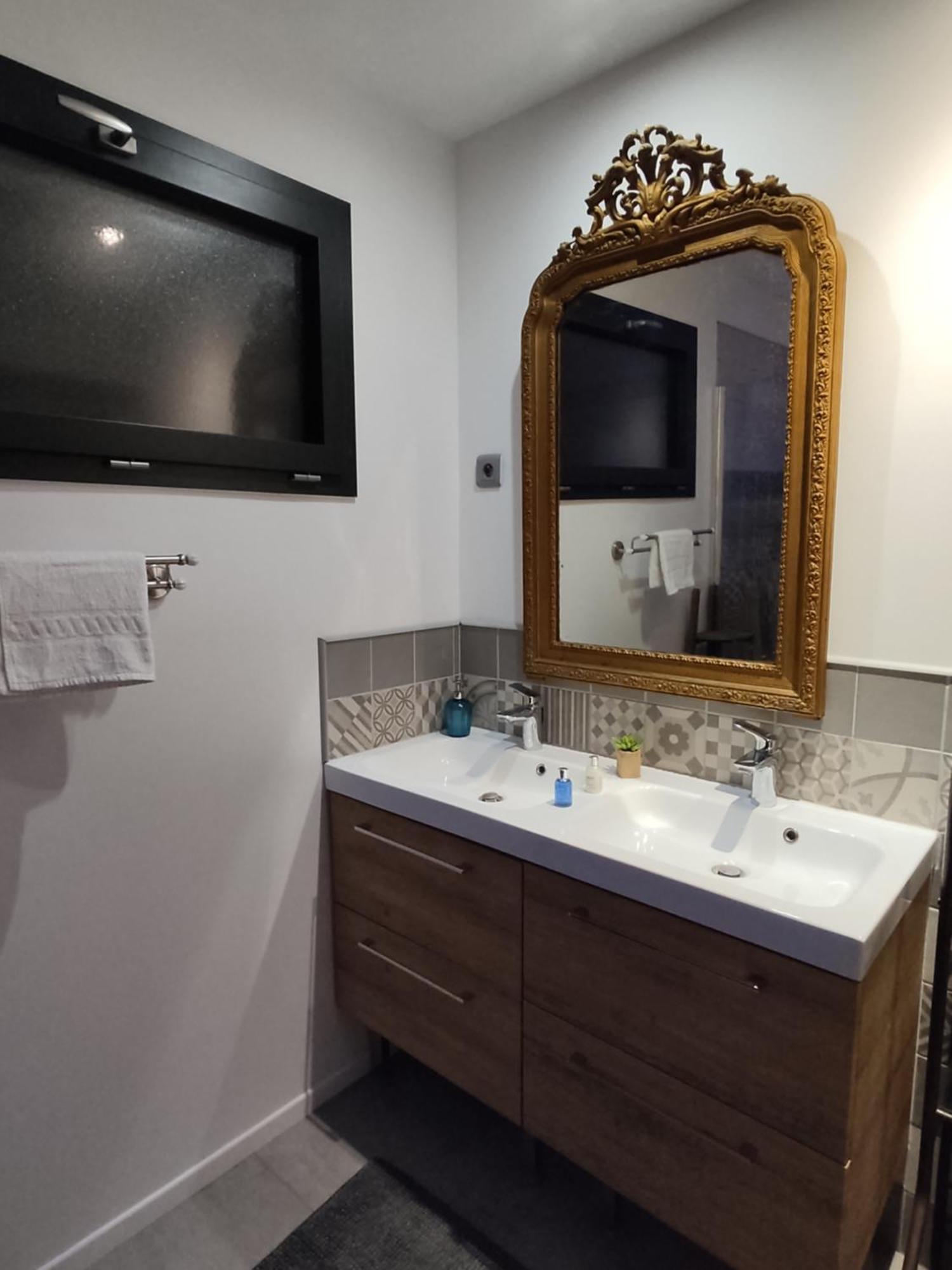 Le Doubs Repere Villa Montferrand-le-Chateau Bilik gambar