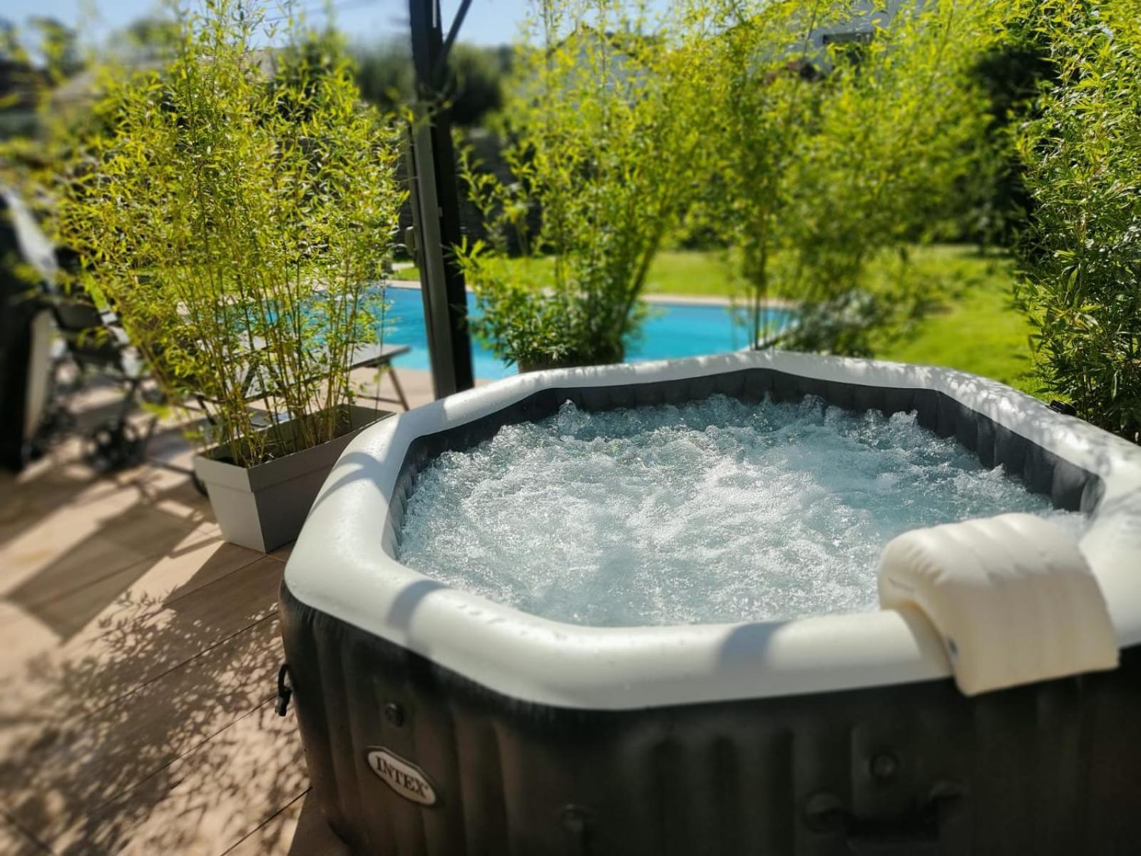 Le Doubs Repere Villa Montferrand-le-Chateau Luaran gambar